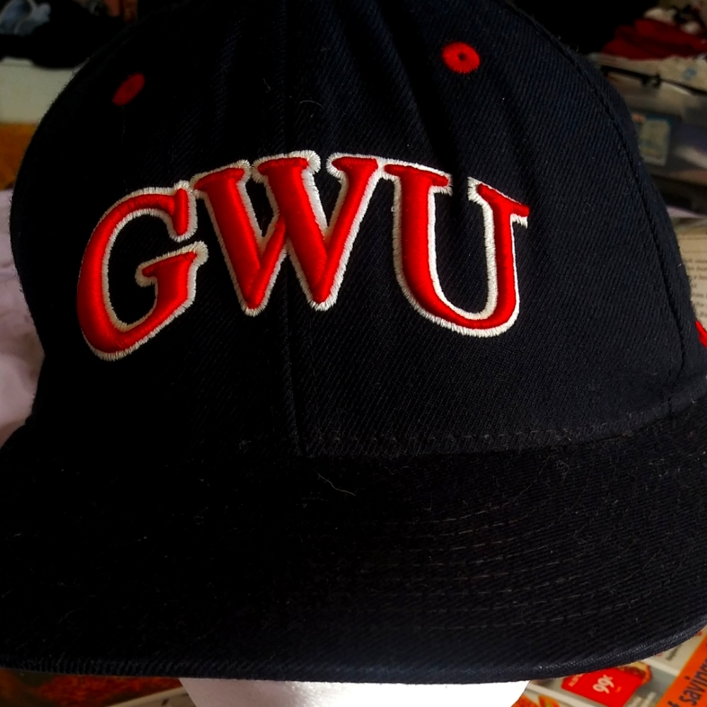 Garner-Web University (Bulldogs) Hat. Sz7 3/8 NWOT